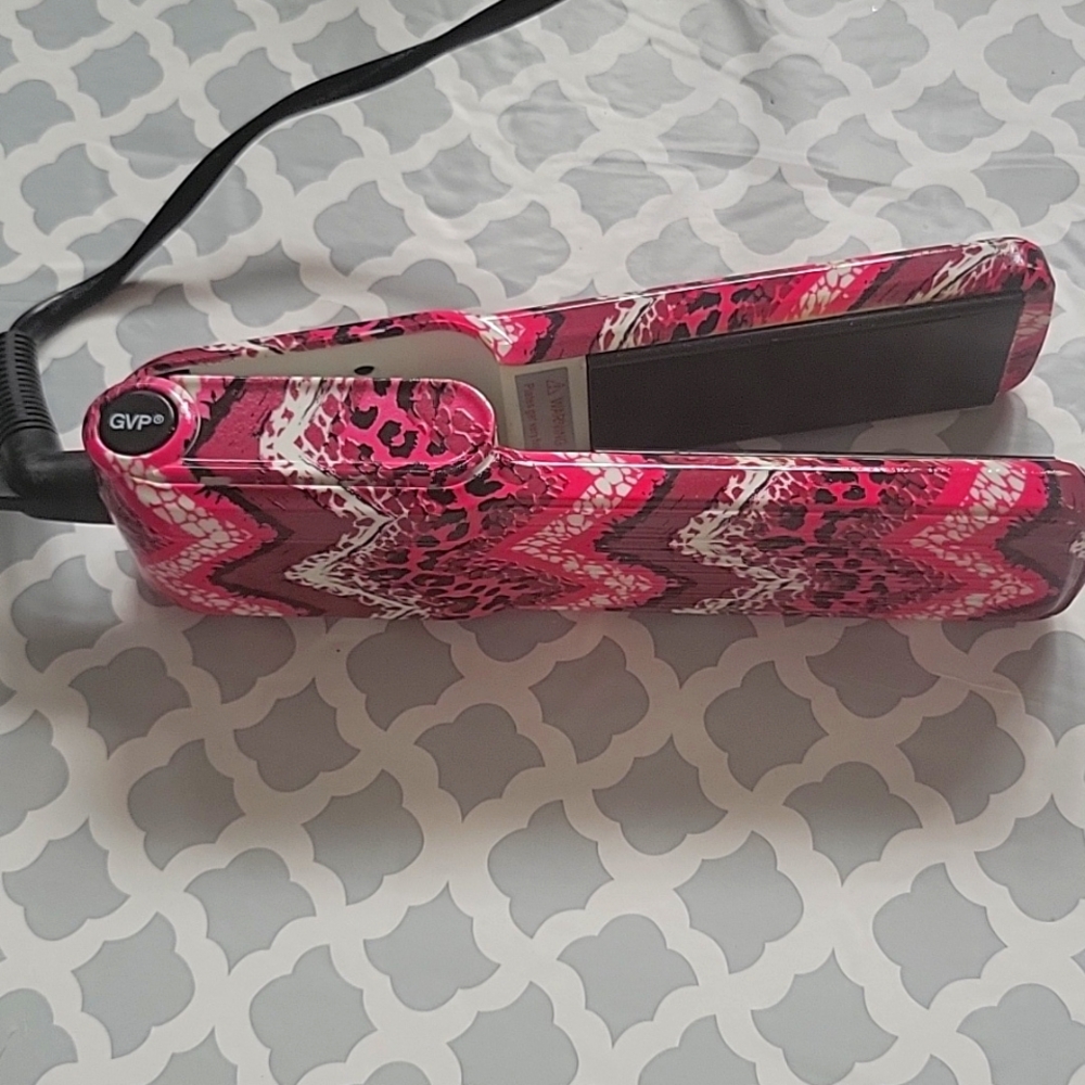 GVP Hair straightener
